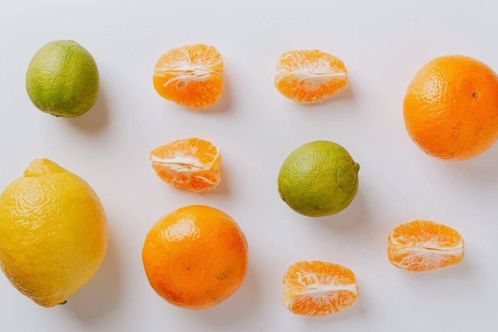 ilustrasi buah-buahan citrus (pexels.com/Karolina Kaboompics)