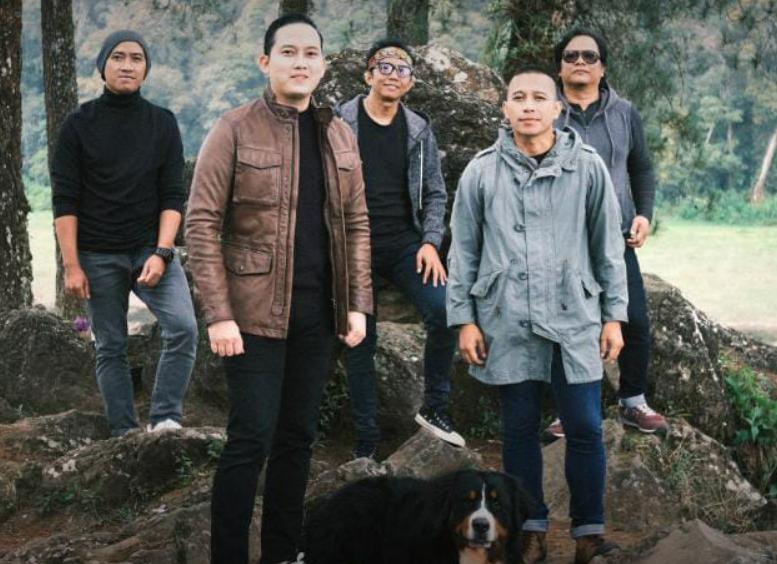 Ajudan Prabowo Gandeng The Rain Rilis Lagu soal Hewan Peliharaan