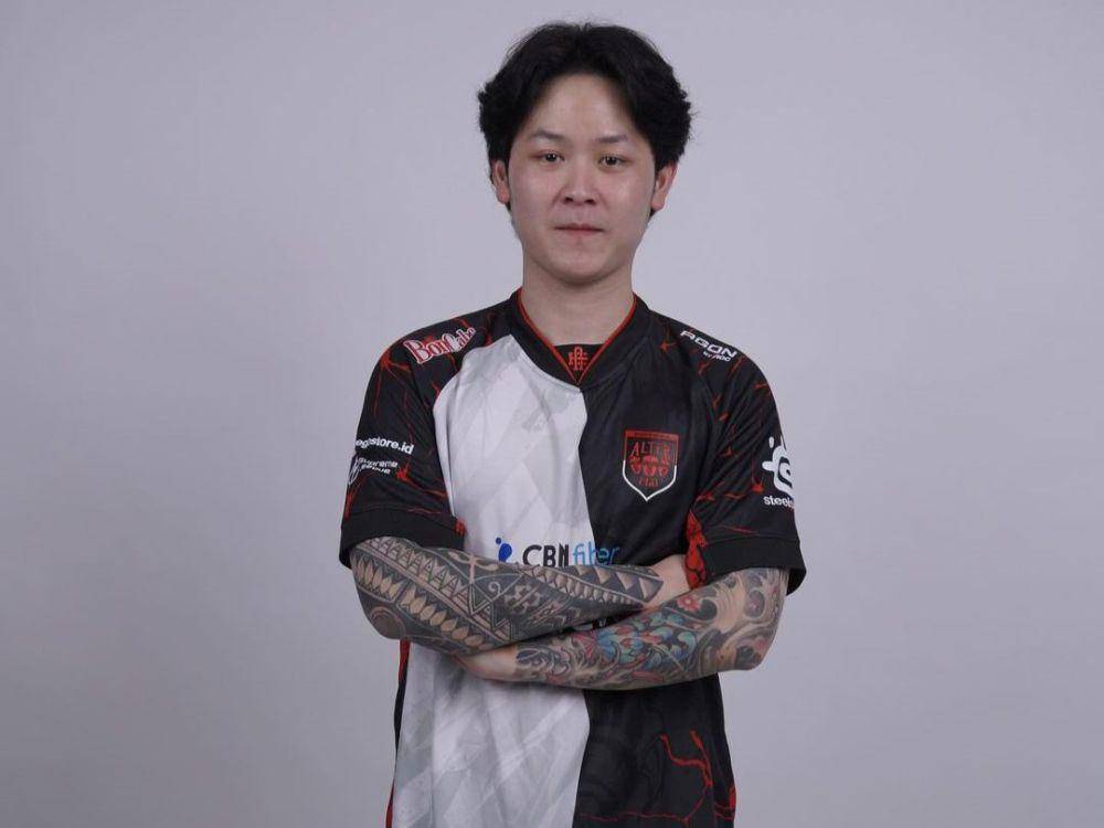 REKT menjadi coach tim Alter Ego (instagram.com/gustiann.rekt)