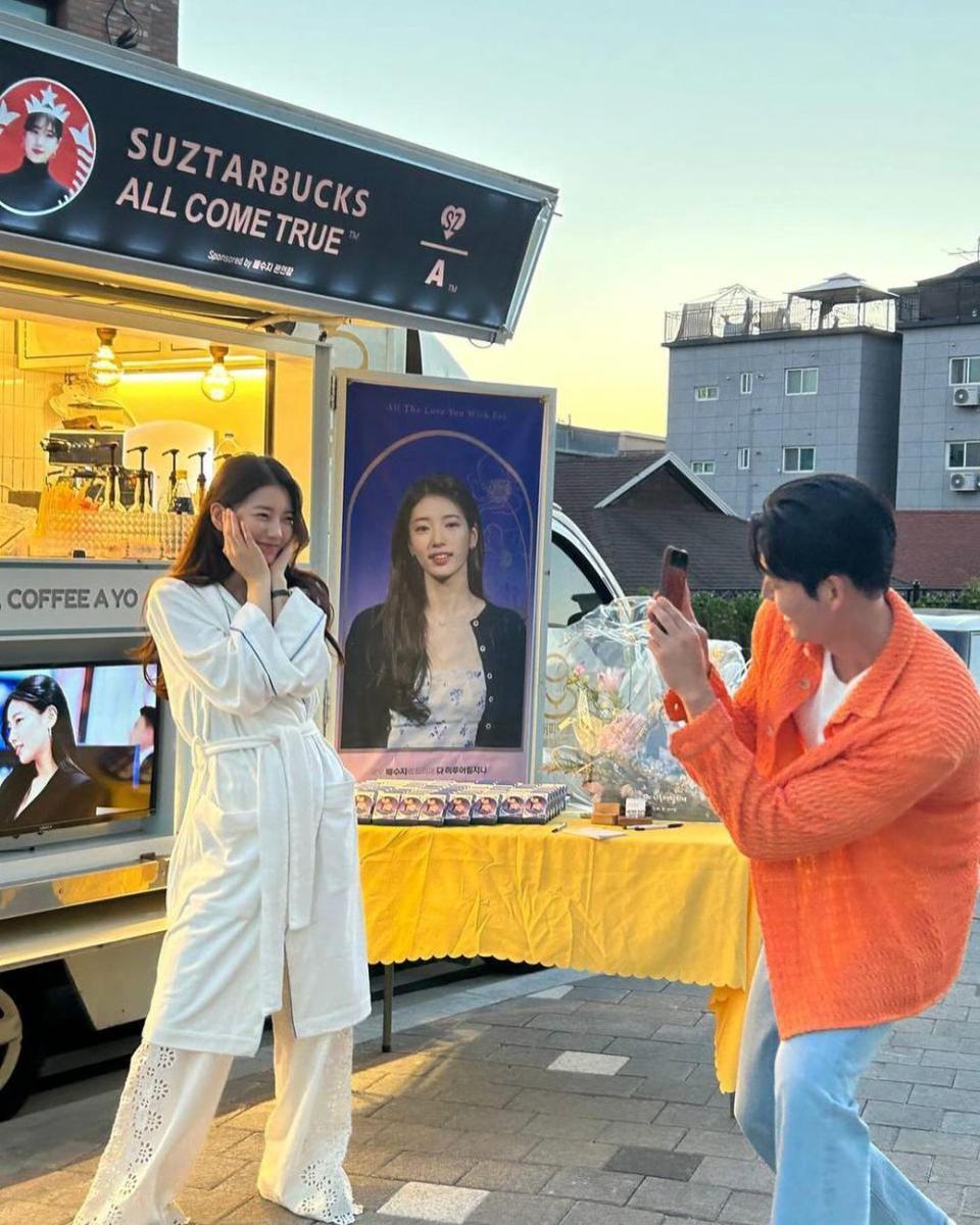 potret kedekatan Bae Suzy dan Kim Woo Bin (instagram.com/skuukzky)