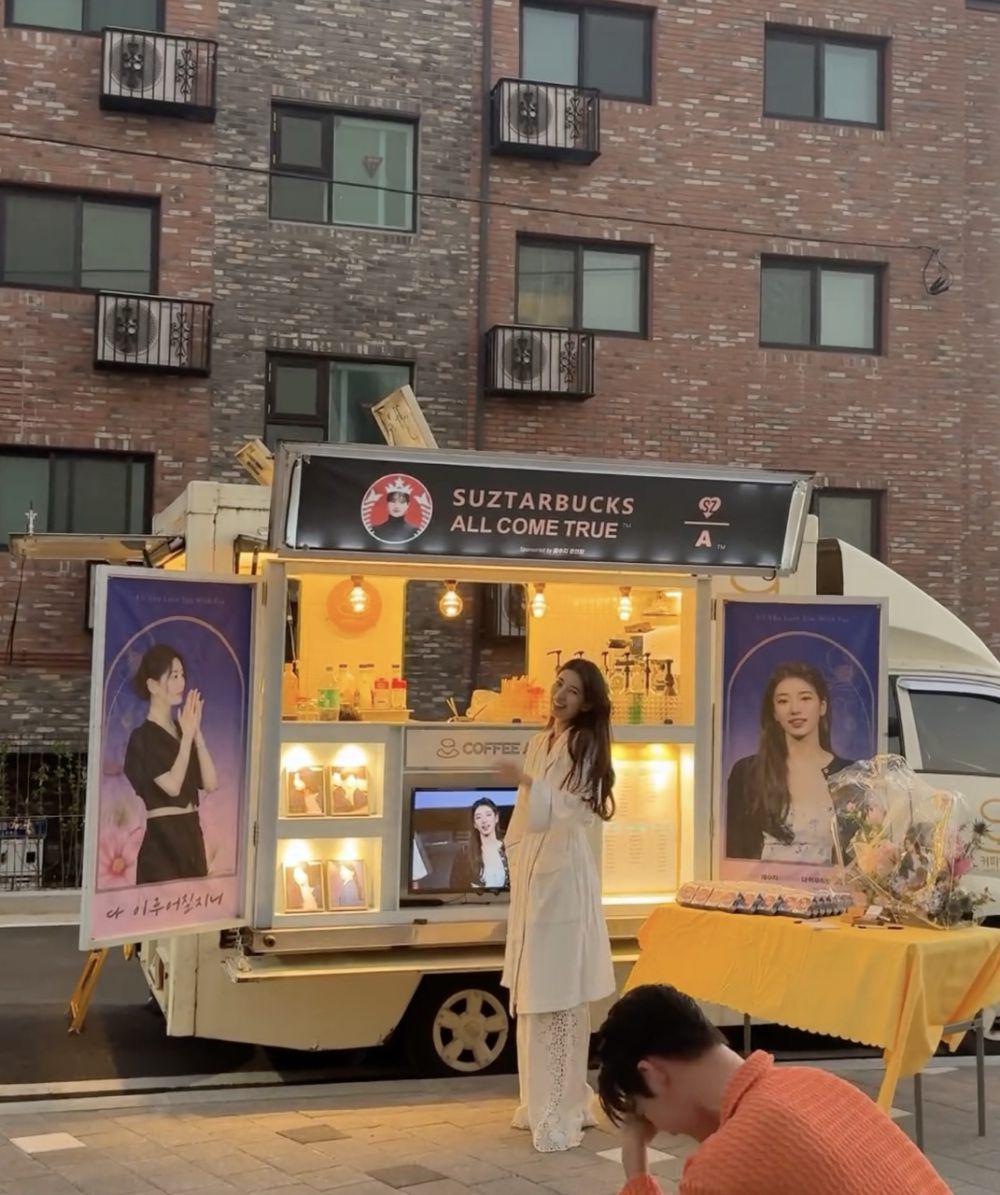 potret kedekatan Bae Suzy dan Kim Woo Bin (instagram.com/skuukzky)