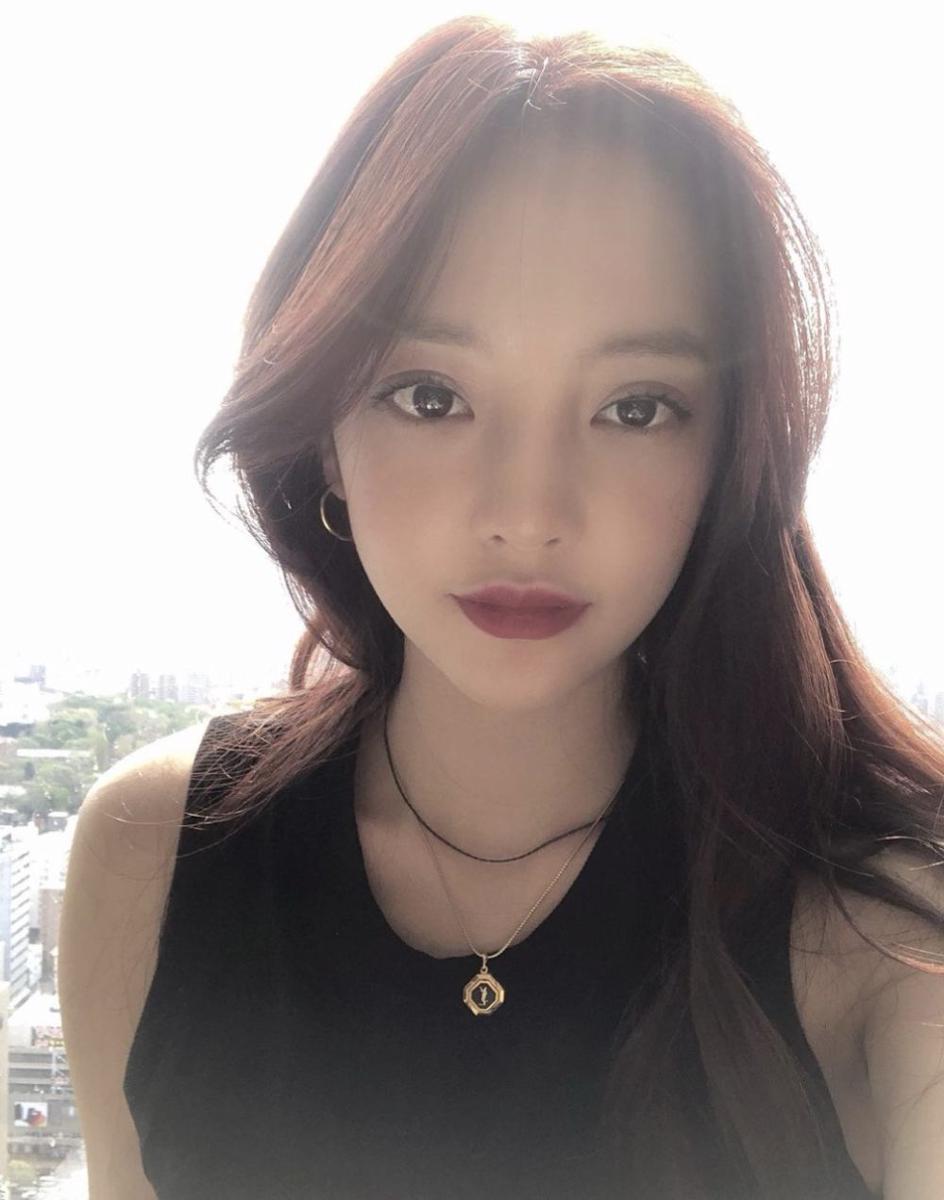 Goo Hara (instagram.com/koohara__)