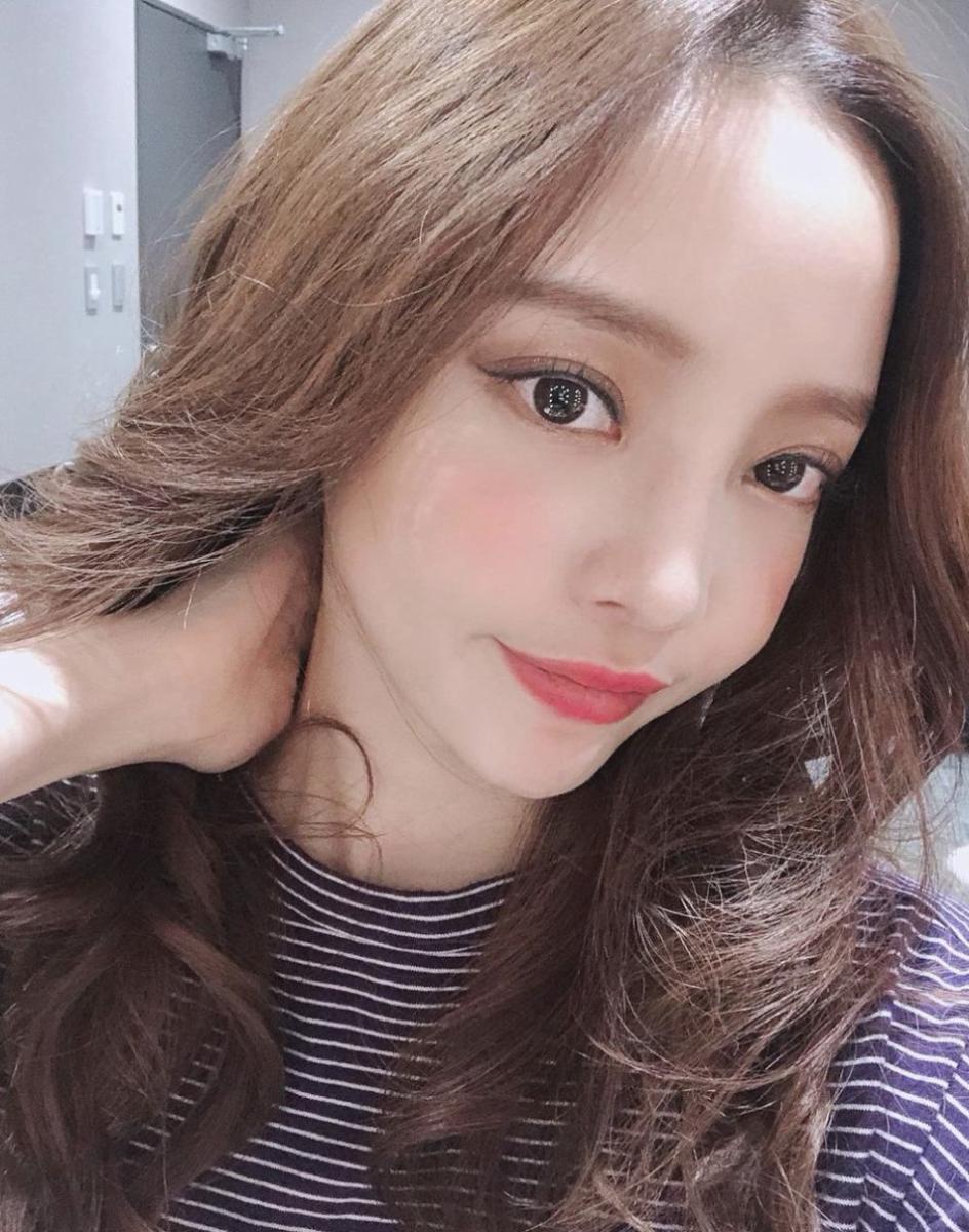 Goo Hara (instagram.com/koohara__)