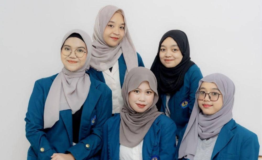 Mahasiswi Unila Raih Perunggu di Malaysia, Angkat Wisata Pantai Krui