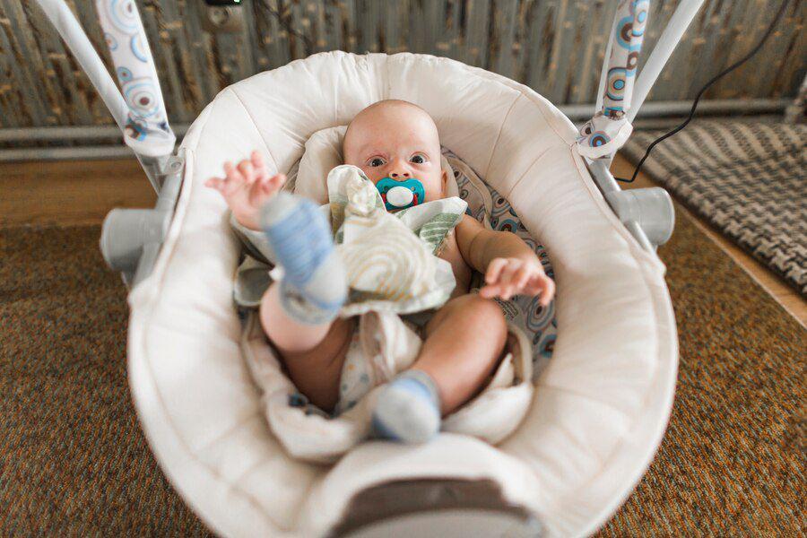 Ilustrasi sewa baby bouncer. (freepik.com)