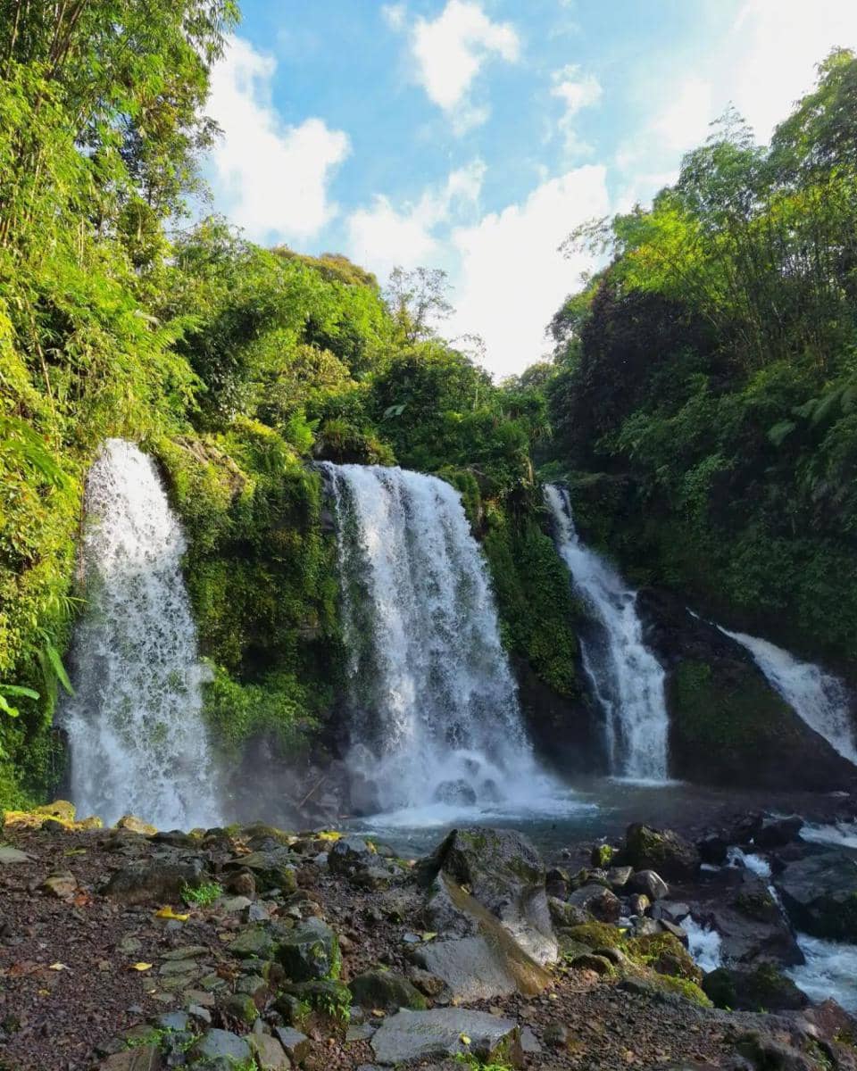 Aliran air terjun Curug Jenggala. (instagram.com/iknowherlyn)