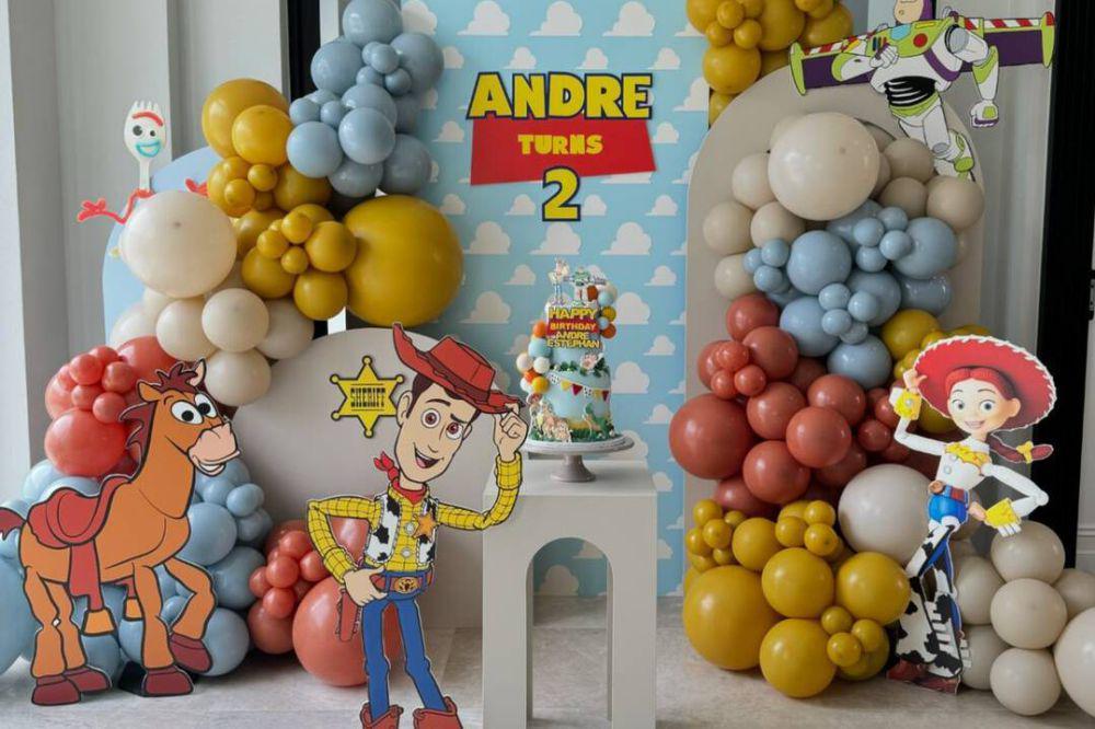ilustrasi ulang tahun tema Toy Story (instagram.com/colourfultreasures)