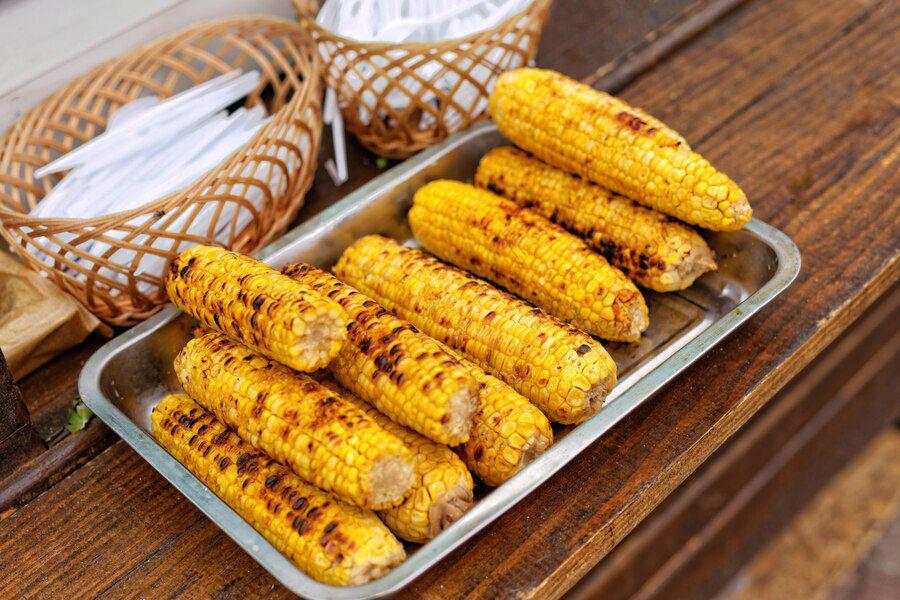 Ilustrasi jagung bakar (freepik.com/user7383302)