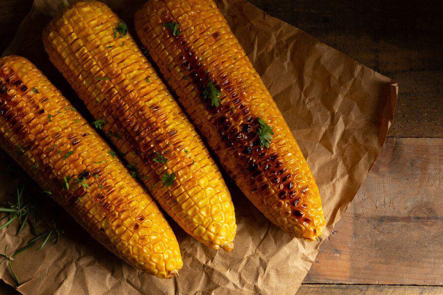 Ilustrasi jagung bakar (freepik.com/jcomp)