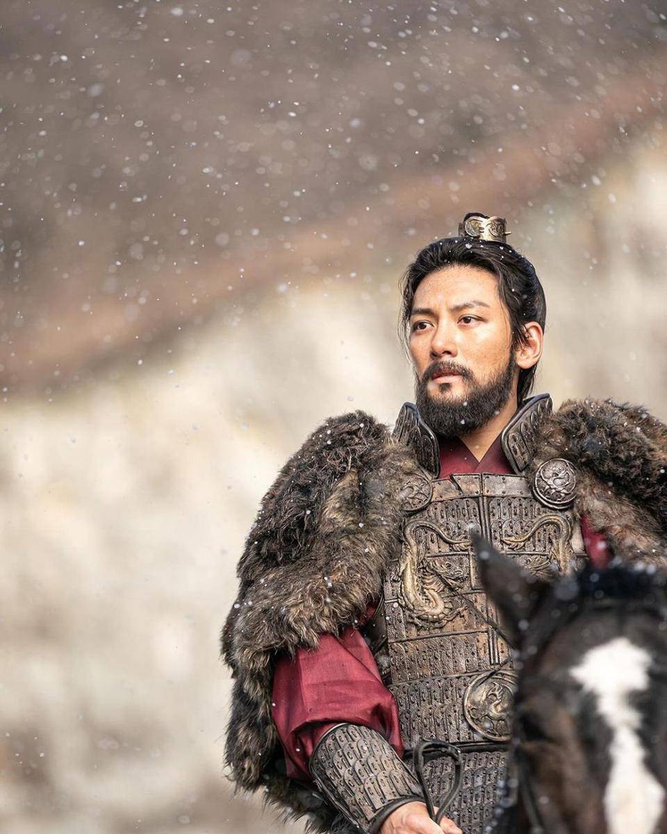 Ji Chang Wook di Queen Woo (dok. TVING/Queen Woo)