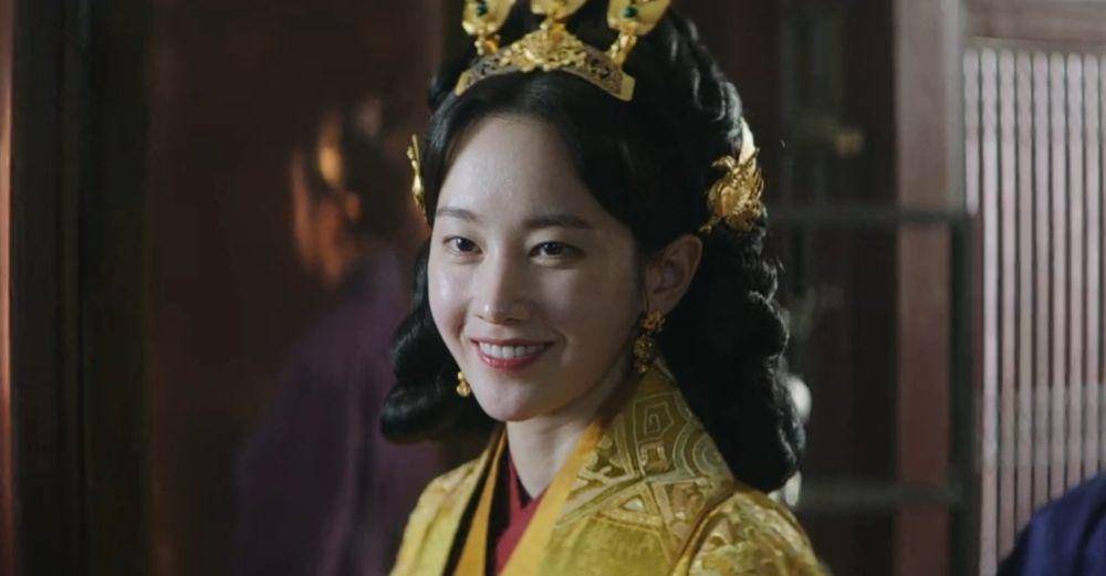 Jeon Jong Seo di Queen Woo (dok. TVING/Queen Woo)