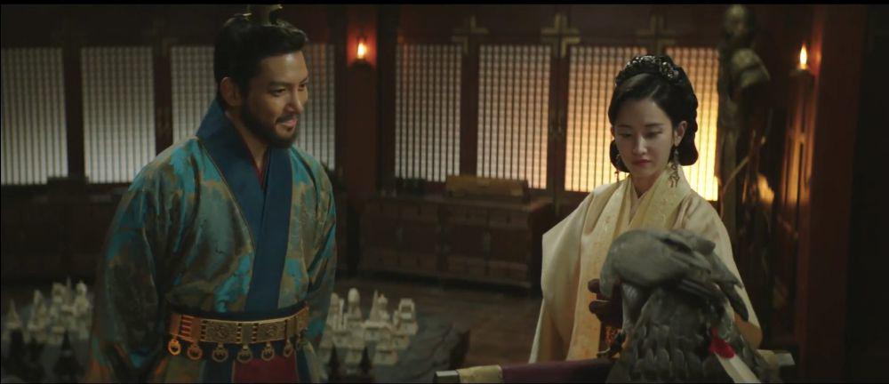 Ji Chang Wook dan Jeon Jong Seo di Queen Woo (dok. TVING/Queen Woo)