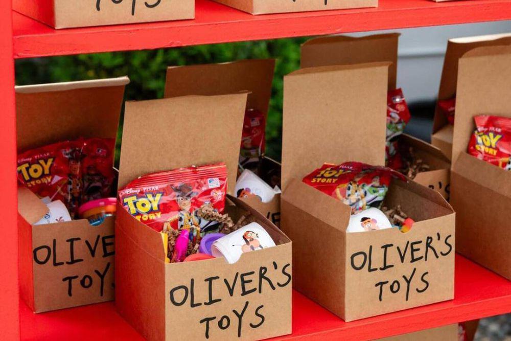 ilustrasi hampers ulang tahun ala Toy Story (instagram.com/eventsbyebc)