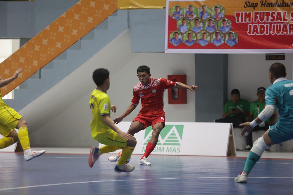 Pemain Sumut selebrasi usai membobol gawang Sulbar pada lanjutan futsal PON 2024 (dok.media futsal PON)
