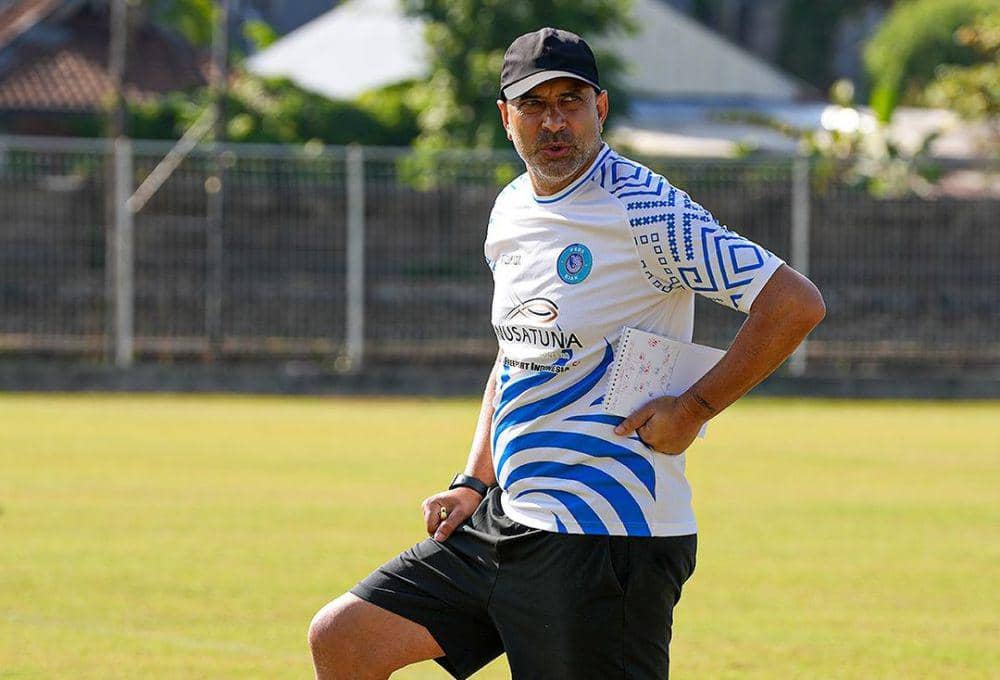 Juan Esnaider saat sesi latihan bersama PSBS Biak. (instagram.com/psbsofficial)