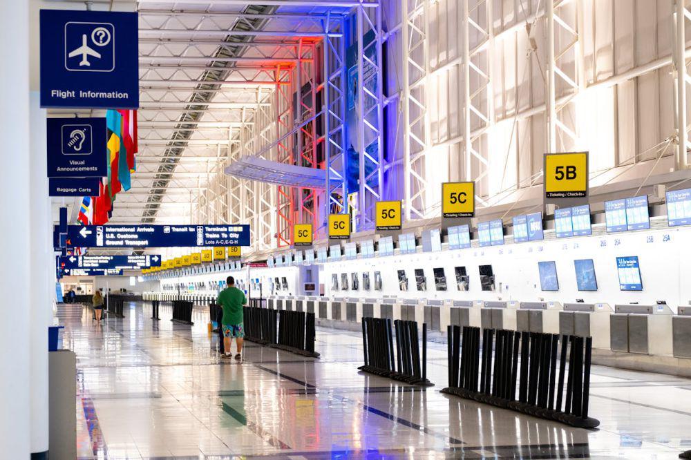 ilustrasi mengetahui lokasi terminal dan gate di bandara (Pexels.com/Matthew Turner)