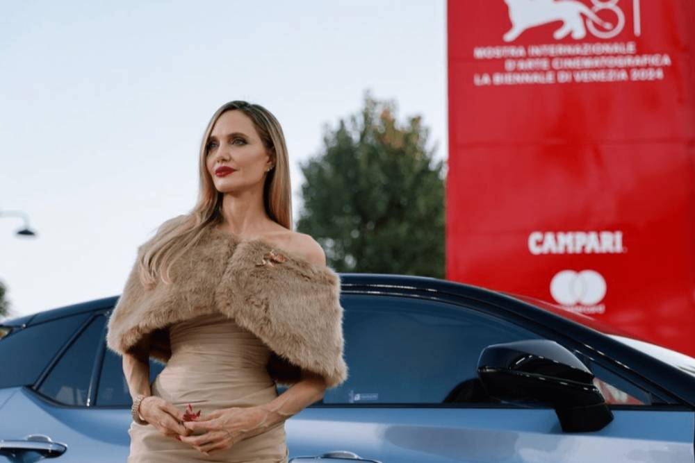 Angelina Jolie saat menghadiri Venice Festival Film 2024 (instagram.com/labiennale)