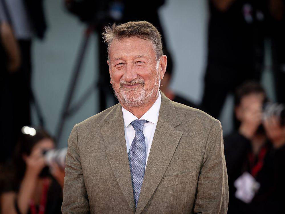 Steven Knight ketika menghadiri Venice Festival Film 2024 (commons.wikimedia.org/Harald Krichel)