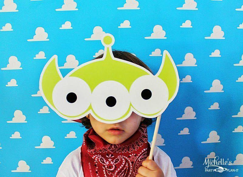 ilustrasi photobooth Toy Story (michellespartyplanit.com)