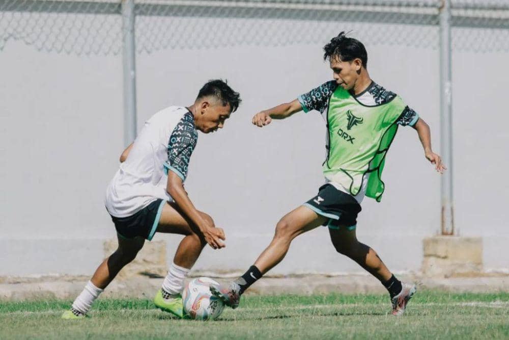 Suasana latihan para pemain Akademi PSM Makassar di Stadion Kalegowa Palangga pada Kamis, 29 Agustus 2024. (Instagram.com/psm_makassar)