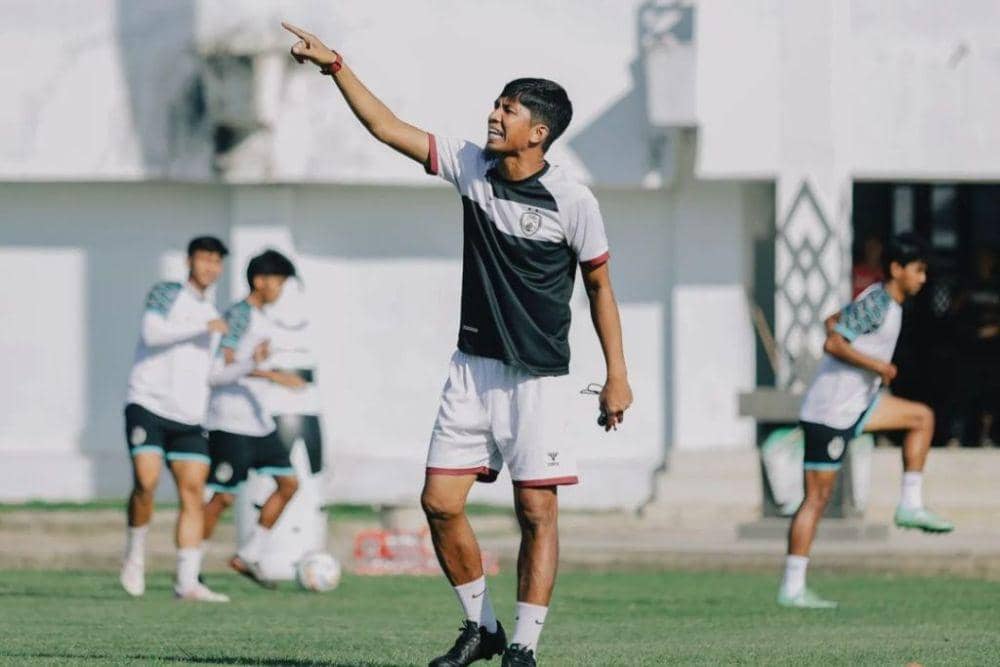 Suasana latihan para pemain Akademi PSM Makassar di Stadion Kalegowa Palangga pada Kamis, 29 Agustus 2024. (Instagram.com/psm_makassar)