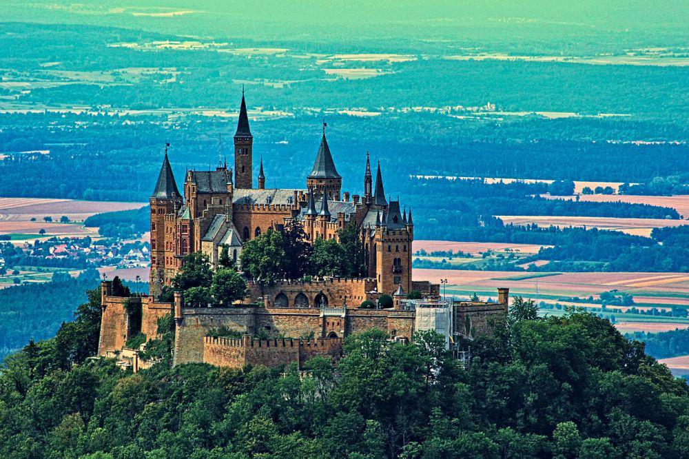 Kastil Hohenzollern (pixabay.com/deepenereisensau)