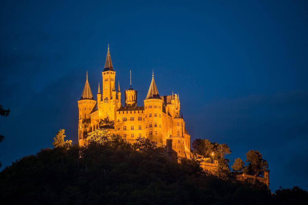 Kastil Hohenzollern (pixabay.com/jonathansautter)