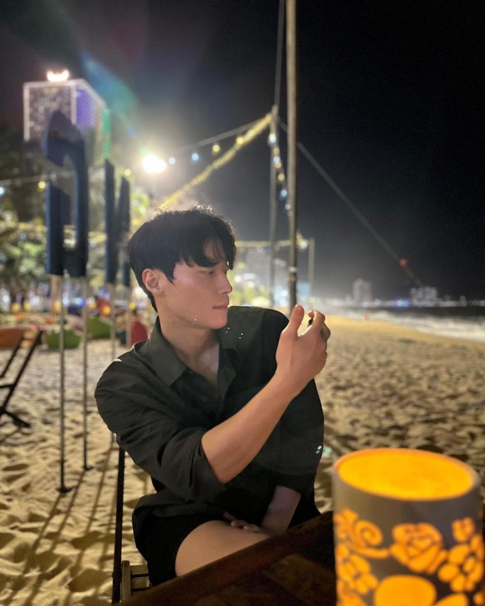 potret OOTD nuansa hitam ala Heo Nam Jun (instagram.com/namjun0609)