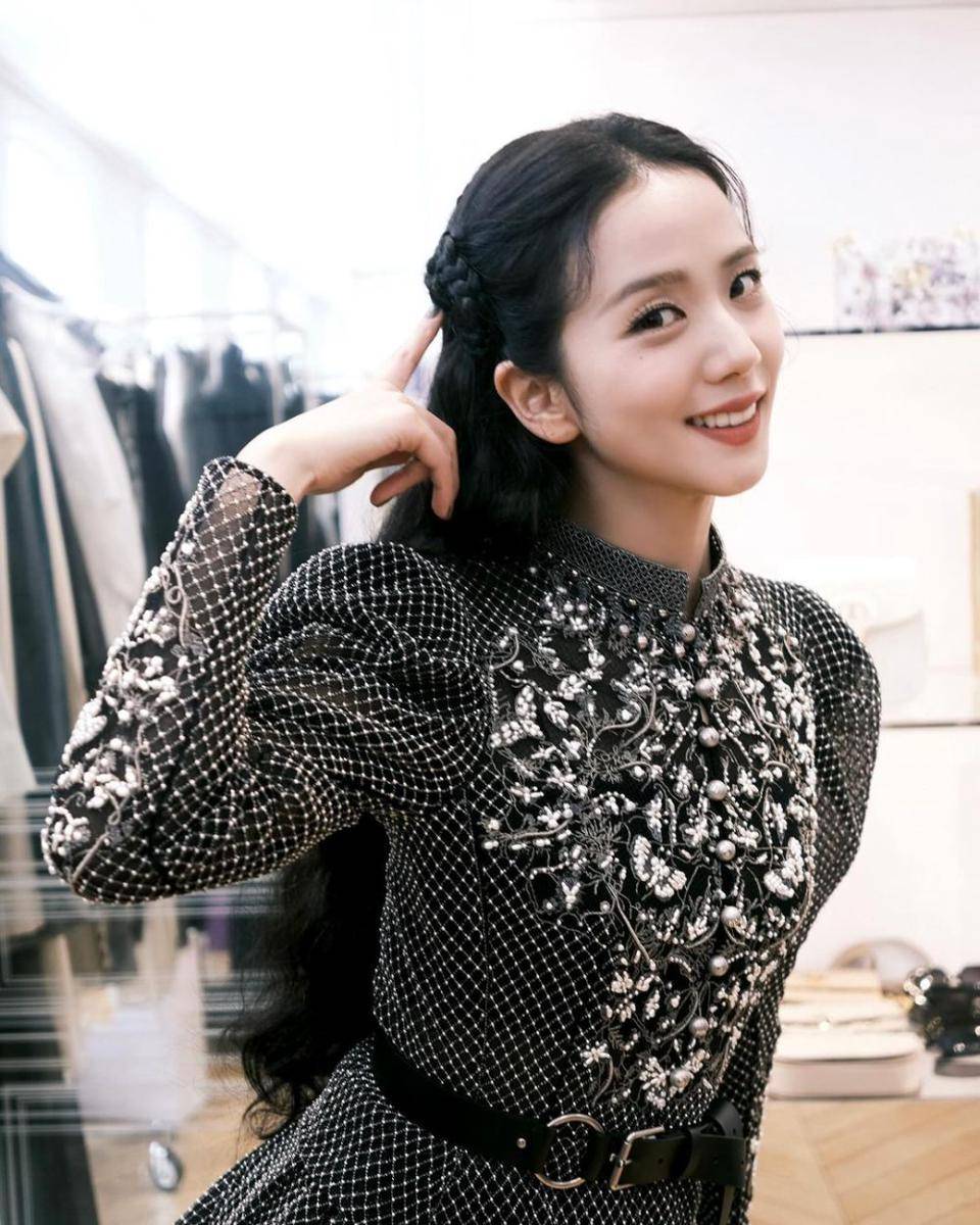 potret Jisoo (instagram.com/sooyaaa__)