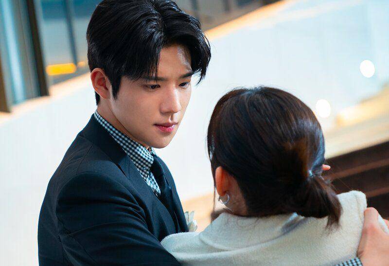 cuplikan drakor Cinderella at 2AM (x.com/Viu_TH)