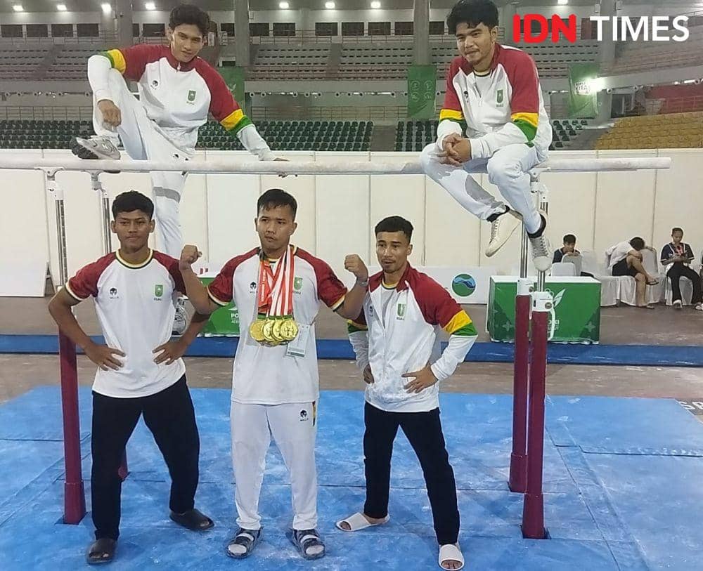 Pesenam Riau meraih juara umum senam artistik PON 2024 (IDN Times/Doni Hermawan)