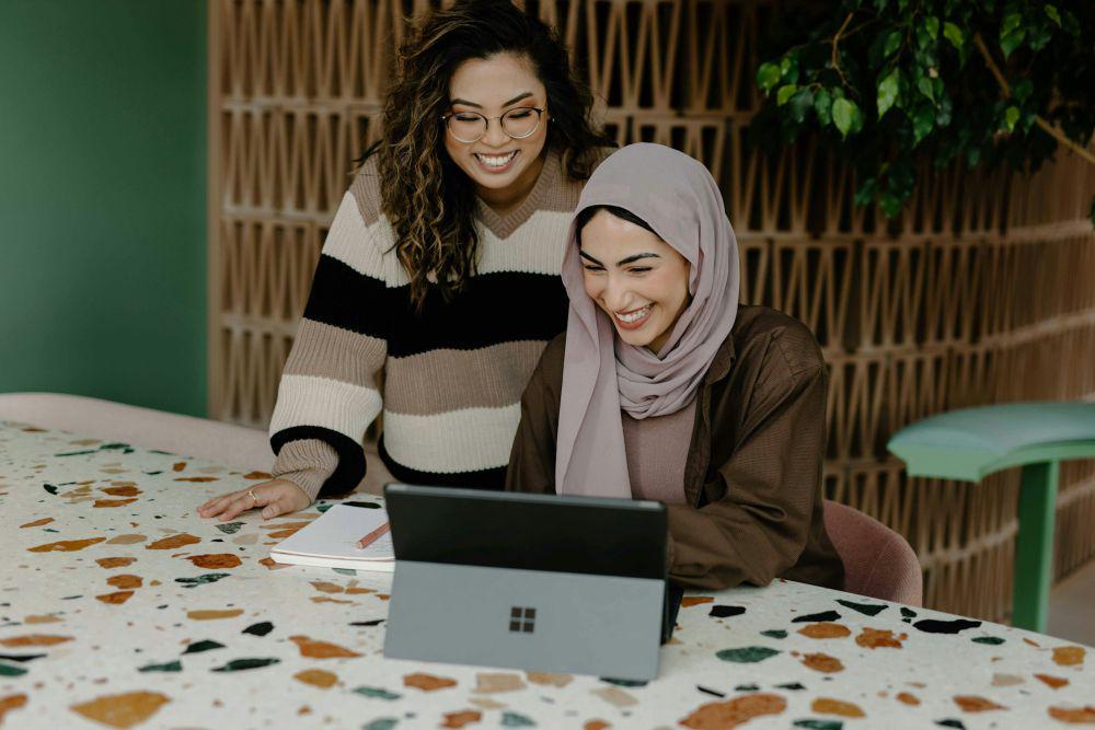 ilustrasi perempuan (unsplash.com/@microsoft365)