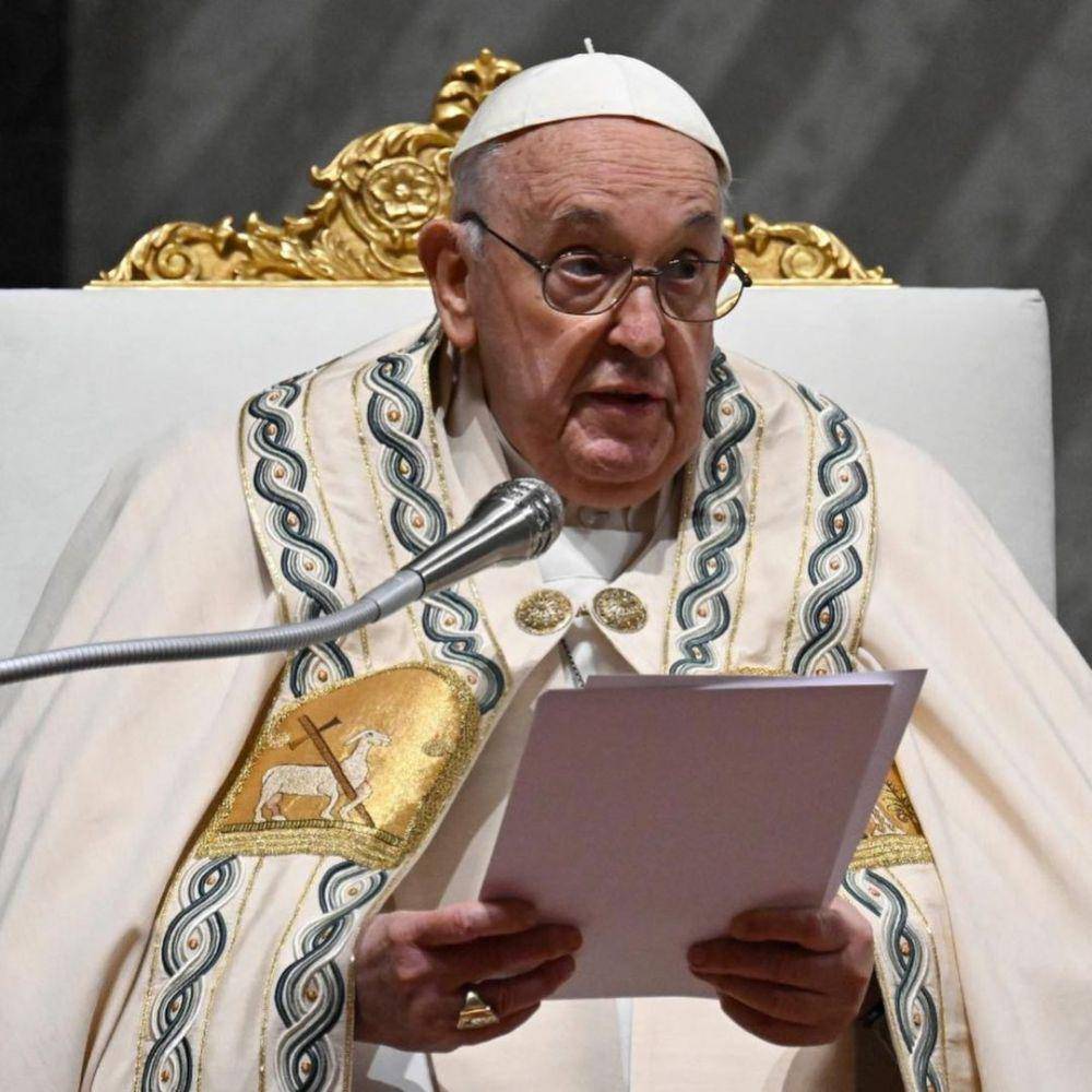 Paus Fransiskus saat memimpin misa. (instagram.com/franciscus)