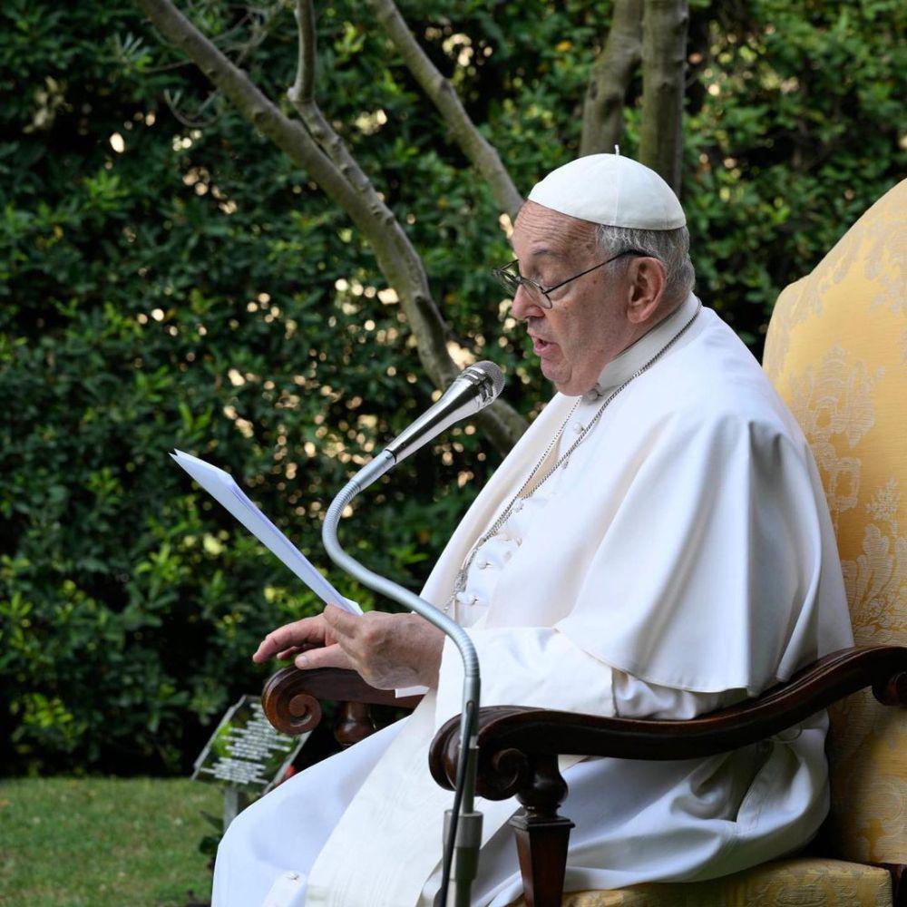Paus Fransiskus saat memimpin misa. (instagram.com/franciscus)
