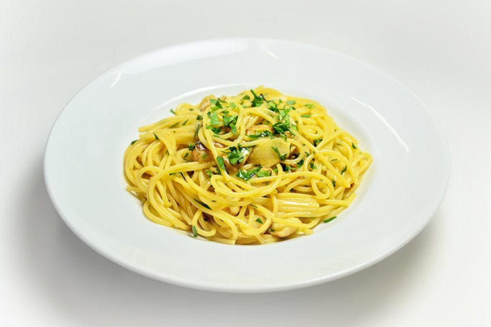 ilustrasi spageti daun jeruk (pexels.com/adrian vieriu)