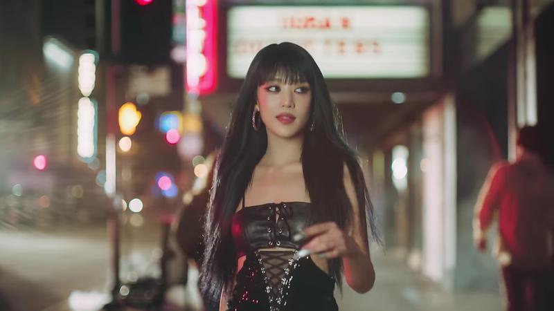 cuplikan MV "Queencard" dari (G)I-DLE (youtube.com/(G)I-DLE (여자)아이들)