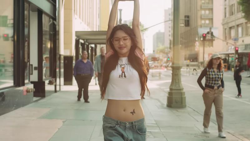 cuplikan MV "Queencard" dari (G)I-DLE (youtube.com/(G)I-DLE (여자)아이들)
