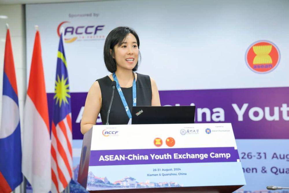 Wakil Dekan Fakultas Hubungan Internasional dan Institut Penelitian Asia Tenggara Universitas Xiamen, Prof Zhang Miao saat memberikan sambutan di ASEAN-China Youth Exchange Camp yang diselenggarakan di Universitas Xiamen, 26--31 Agustus 2024. (Dok. Universitas Xiamen)