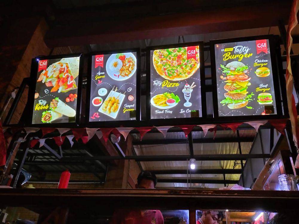 Pilihan menu di CFD Fast Food. IDN Times/Talita Hariyanto