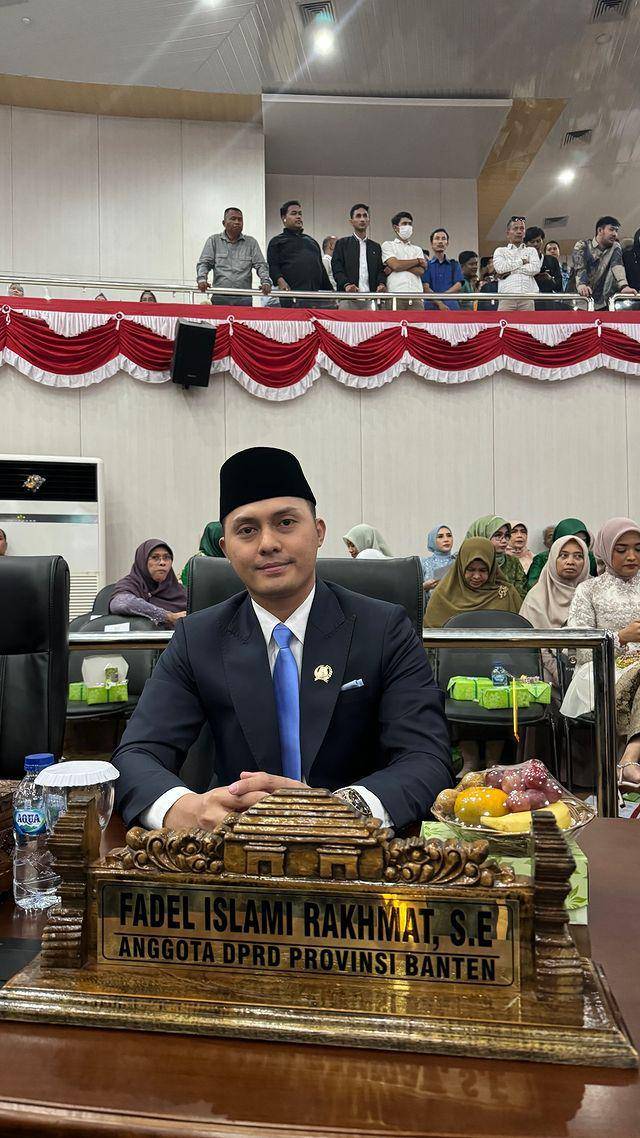 Muzdalifah dampingi suami dilantik (Instagram.com/muzdalifah999)