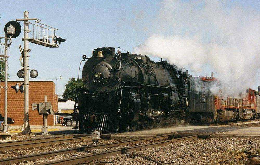 Santa Fe 3751 (commons.wikimedia.org/Sean Lamb)