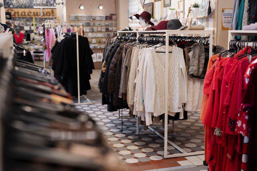 Ilustrasi thrift shop. (freepik.com)