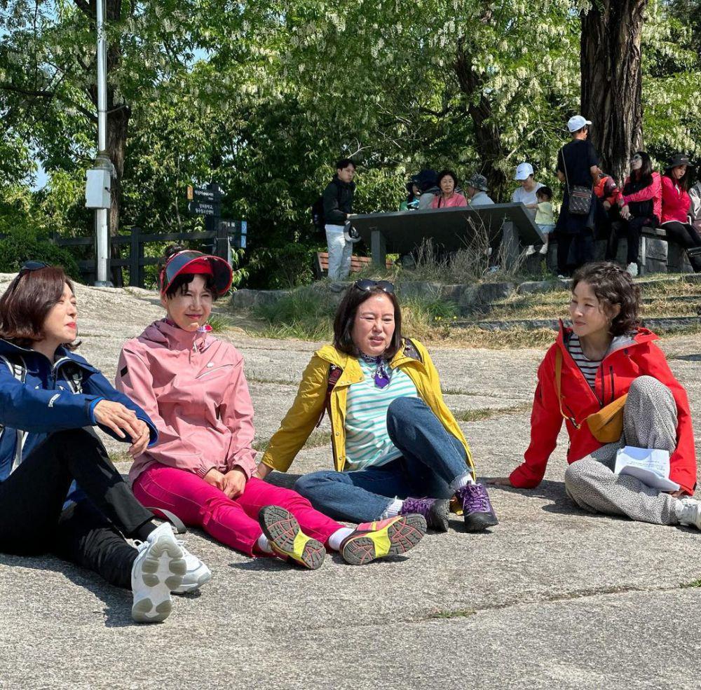 behind the scene drakor Love Next Door (instagram.com/queen_j.y.p)