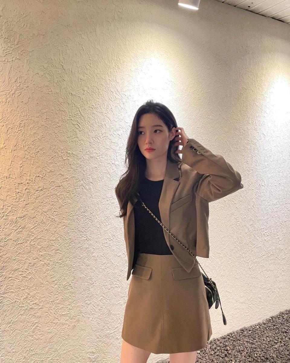Jung Chaeyeon (instagram.com/j_chaeyeoni)
