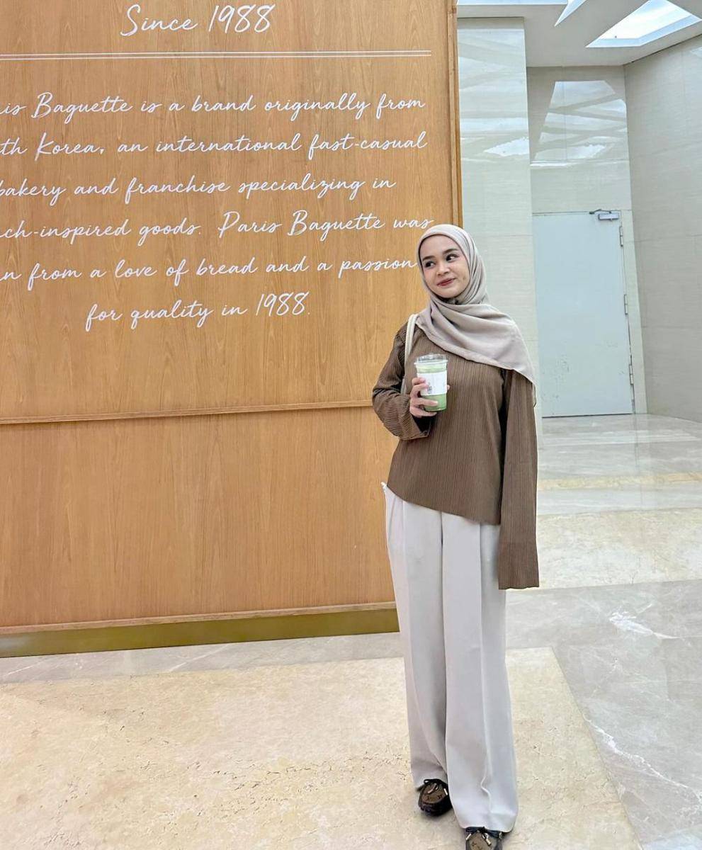 Inspirasi OOTD ala Yure Zalina (instagram.com/yurezalina)
