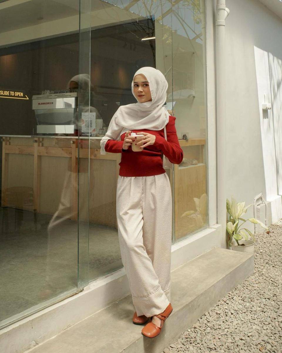 Inspirasi OOTD ala Yure Zalina (instagram.com/yurezalina)