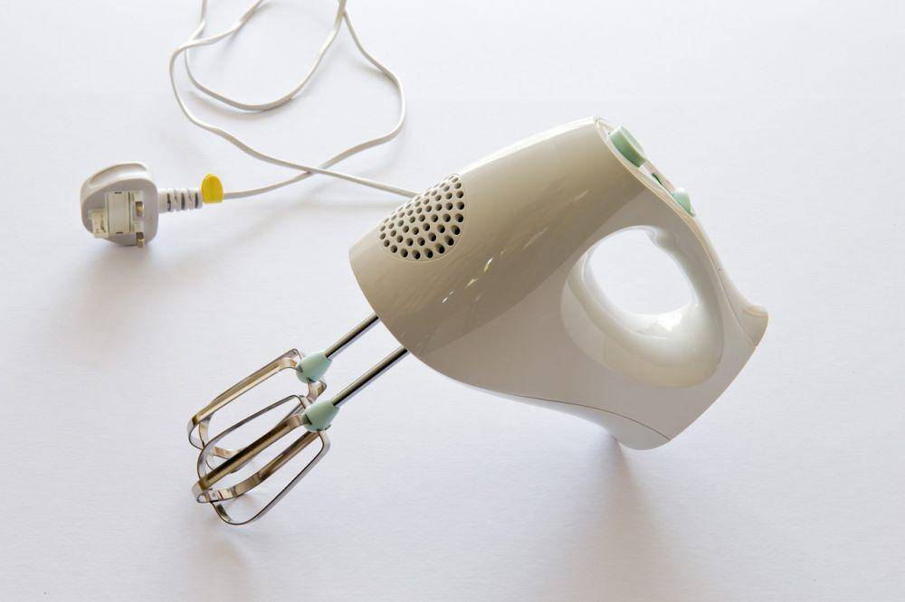 ilustrasi hand mixer (pixabay.com/Ron Porter)