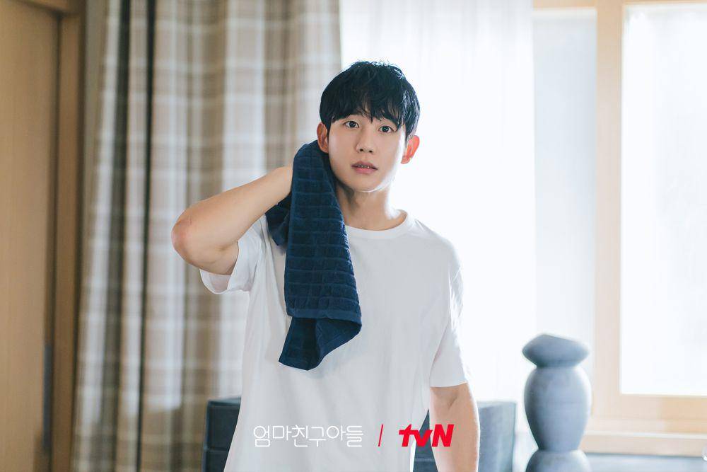 Jung Hae In di Love Next Door (dok. tvN/Love Next Door)