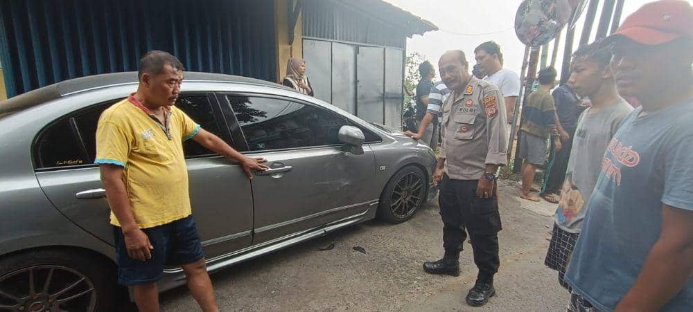 Mobil warga yang sempat ditabrak oleh pelaku.(Dok.Polres Bantul)