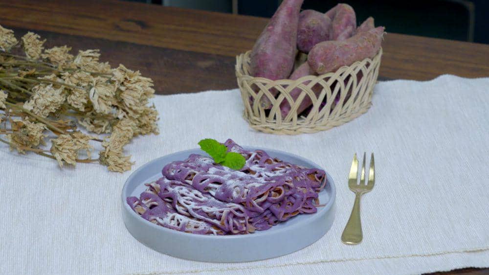 Roti jala ubi ungu (youtube.com/MasakTV)